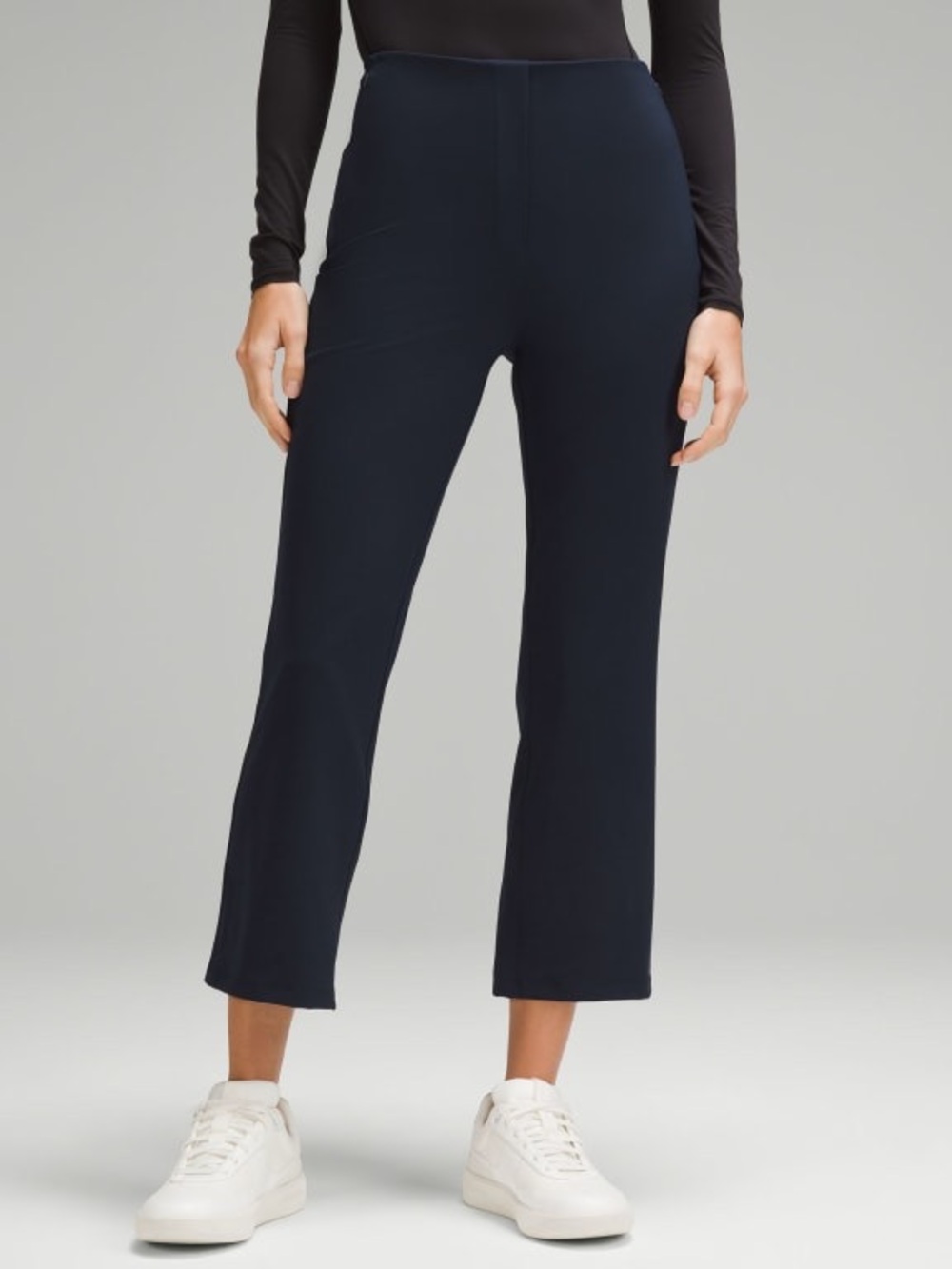 Smooth Fit Pull-On High-Rise Cropped Pant in True Navy size 14